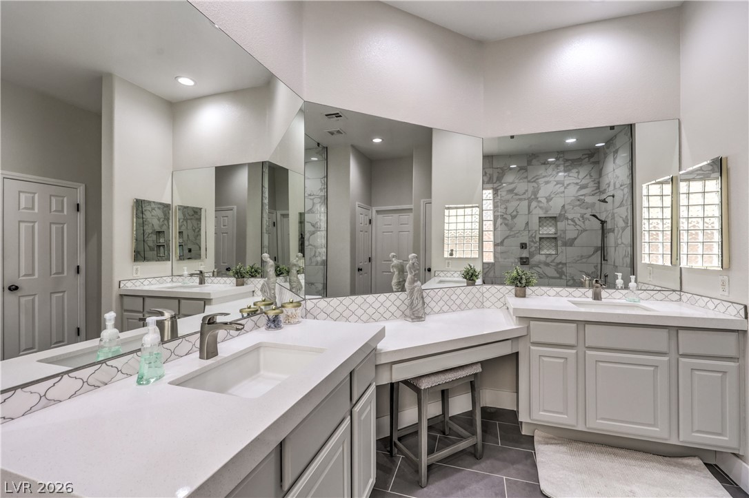5012 Hacienda Grande Avenue Las Vegas NV 89141
