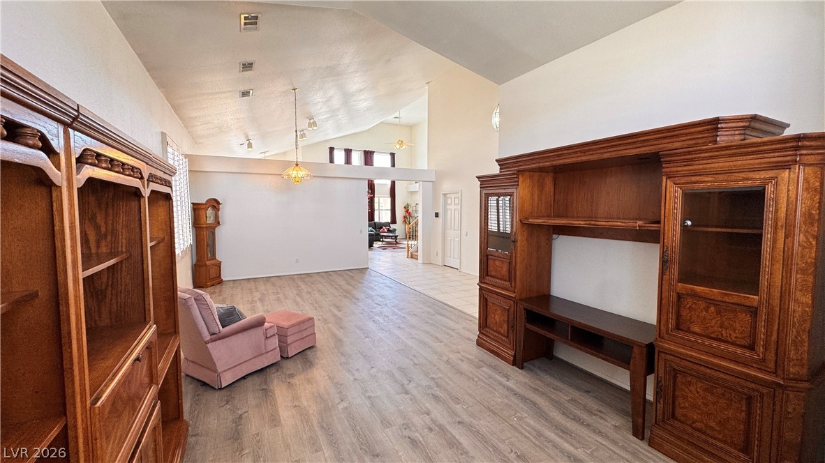 8609 Highland View Avenue Las Vegas NV 89145