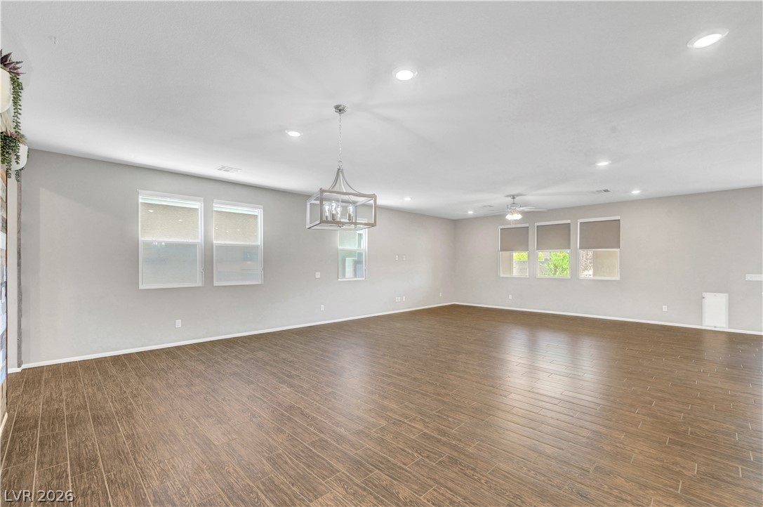 1516 Deep Valley Avenue North Las Vegas NV 89084