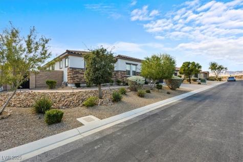 9763 Mountain Spruce Court Las Vegas NV 89178