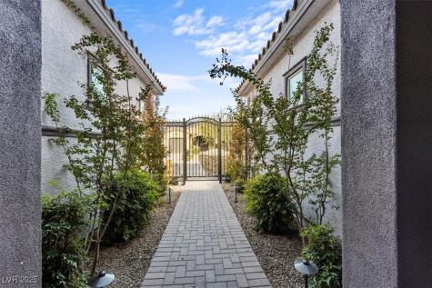 9763 Mountain Spruce Court Las Vegas NV 89178