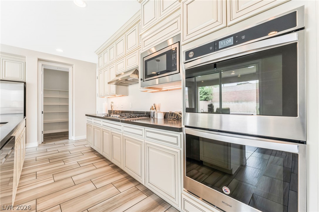 7315 Ellington Park Street Las Vegas NV 89166