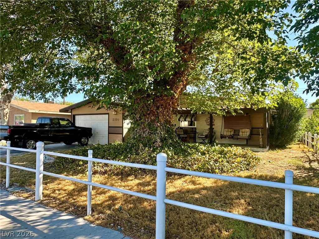 2104 Valley Drive Las Vegas NV 89108