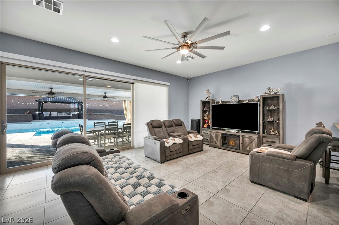 6215 North Eula Street Las Vegas NV 89149