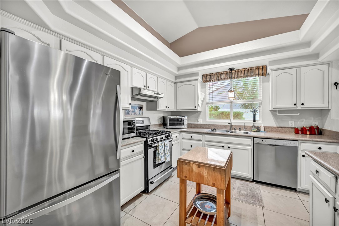 8032 Divernon Avenue Las Vegas NV 89149