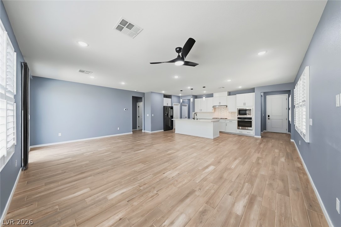 8672 Bench Street Las Vegas NV 89139