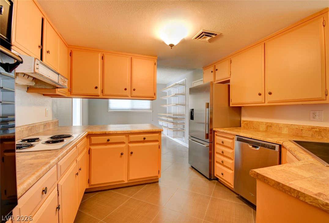 108 Hollyhock Lane Las Vegas NV 89107
