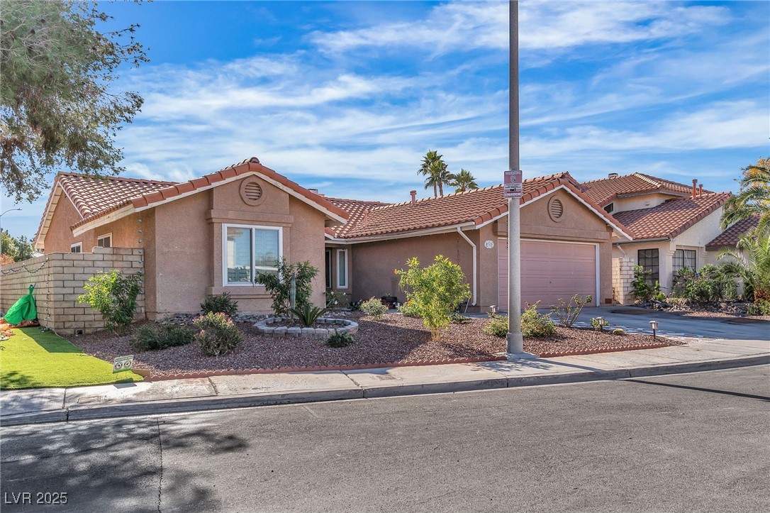 2312 Fairbourne Way Henderson NV 89074