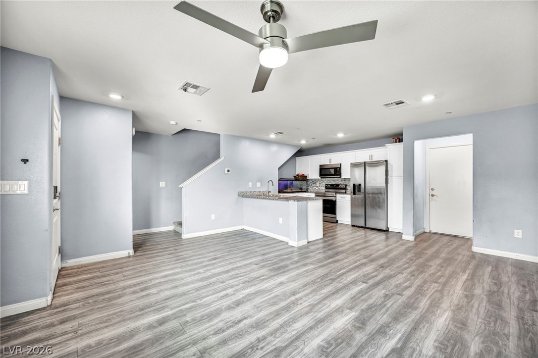 2645 Wimbledon White Court North Las Vegas NV 89086