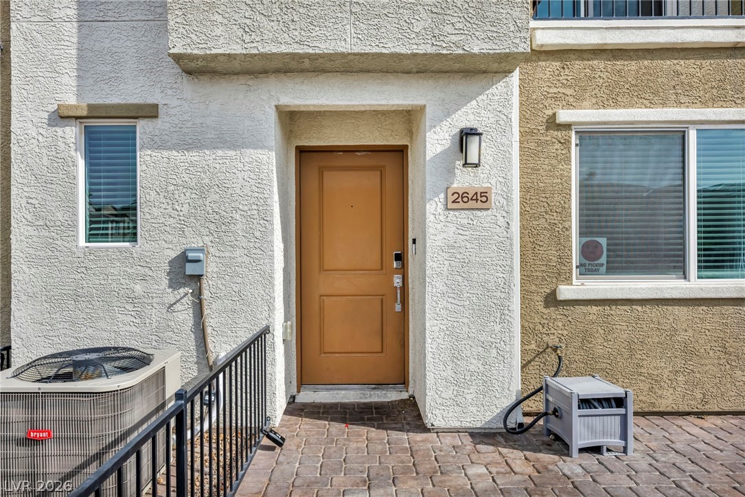 2645 Wimbledon White Court North Las Vegas NV 89086