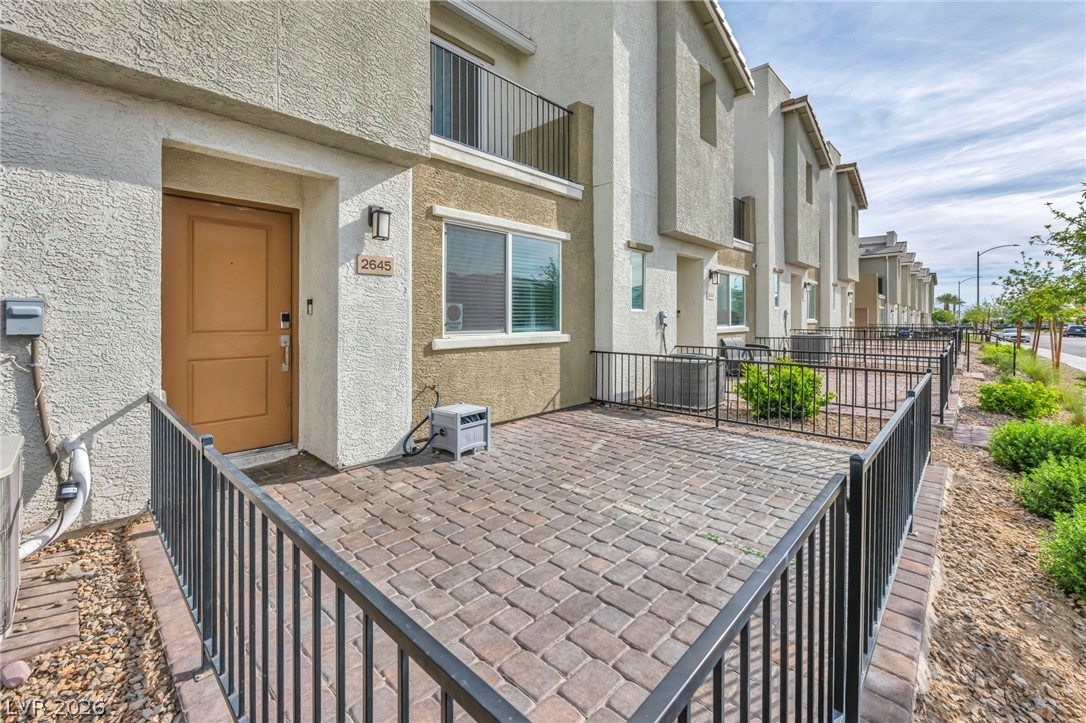 2645 Wimbledon White Court North Las Vegas NV 89086