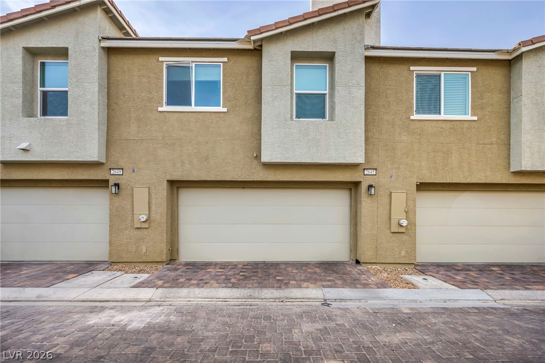 2645 Wimbledon White Court North Las Vegas NV 89086
