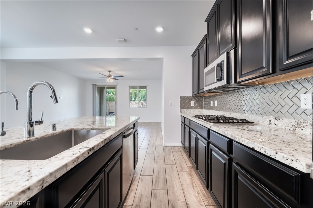 941 Sycamore Falls Street Henderson NV 89052
