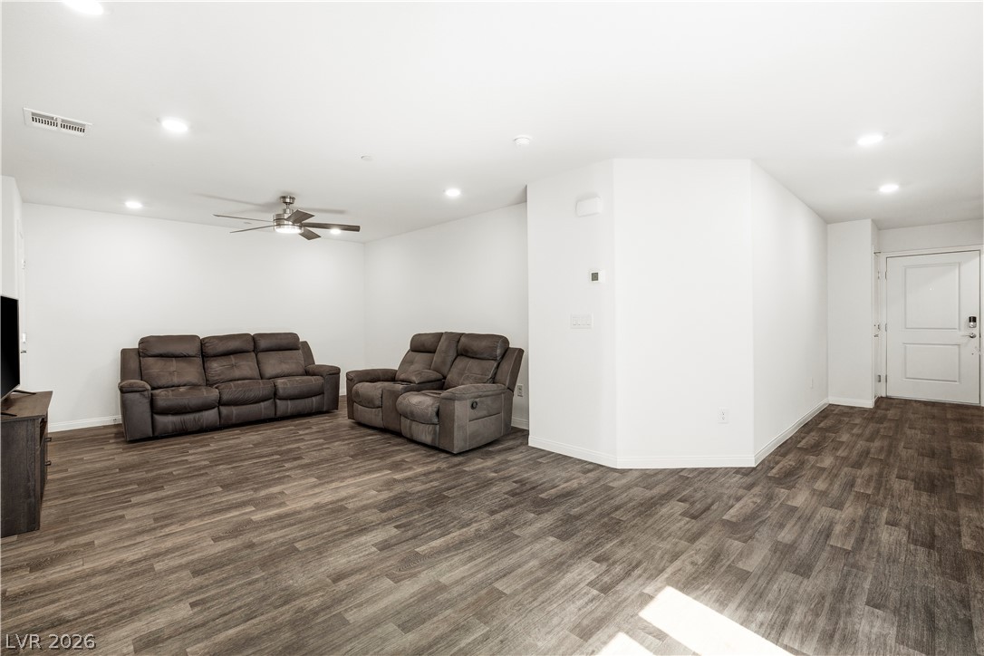 2757 Frosted Teal Avenue North Las Vegas NV 89086
