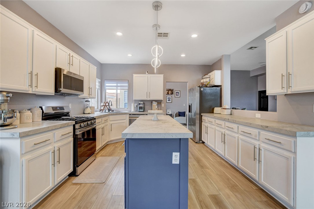 8284 Aurora Peak Avenue Las Vegas NV 89131