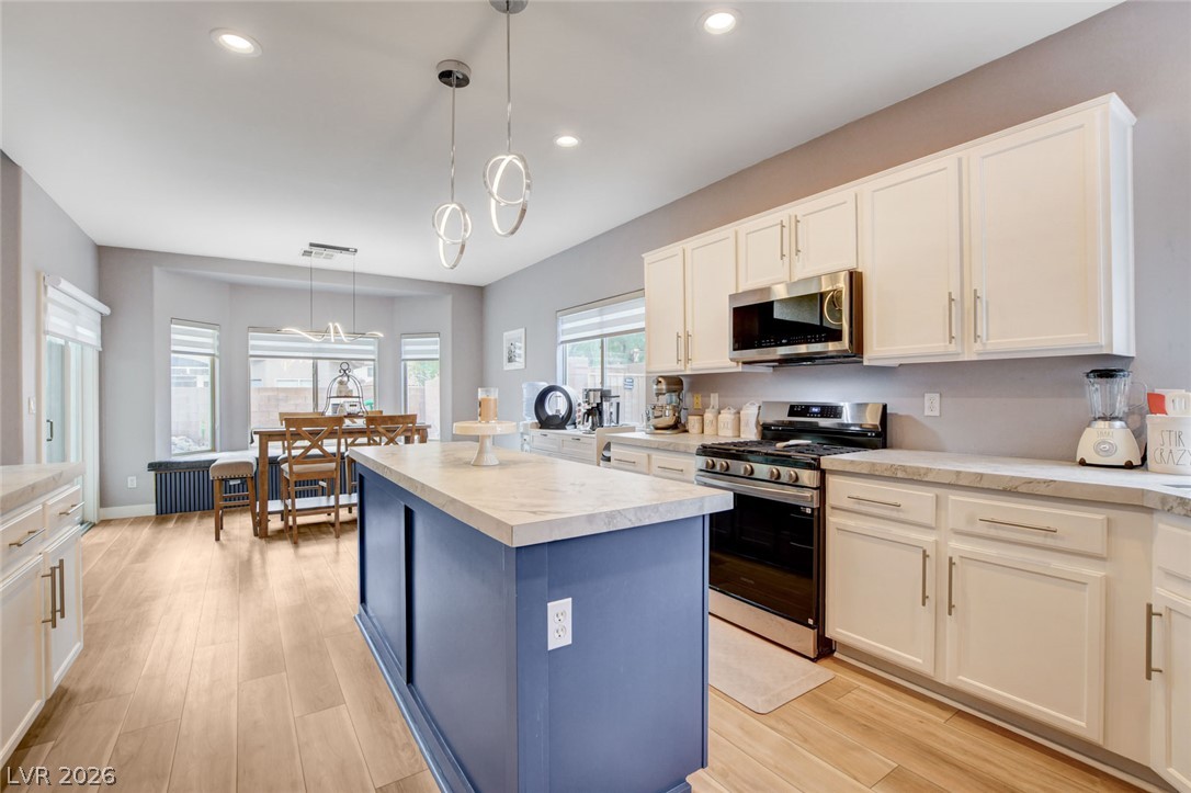 8284 Aurora Peak Avenue Las Vegas NV 89131