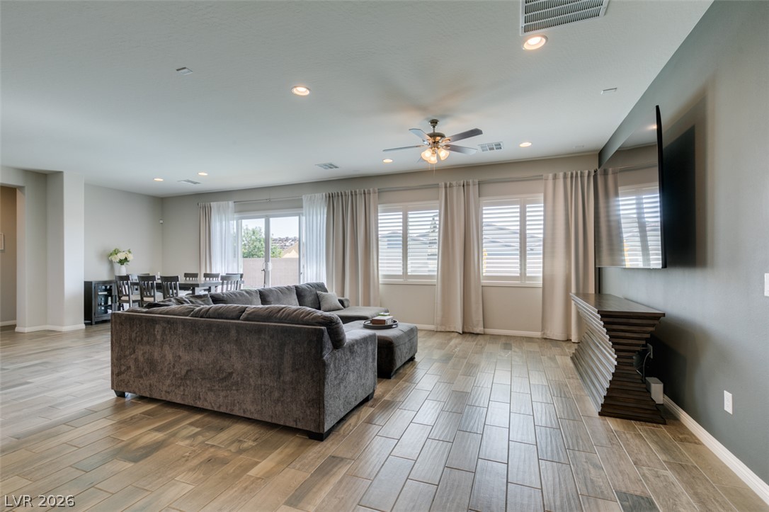7012 Arabian Ridge Street Las Vegas NV 89131