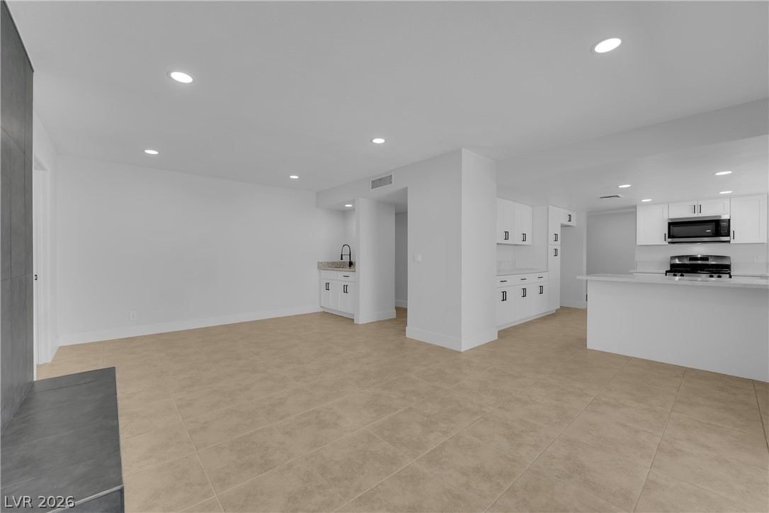 6756 Endora Drive Las Vegas NV 89103