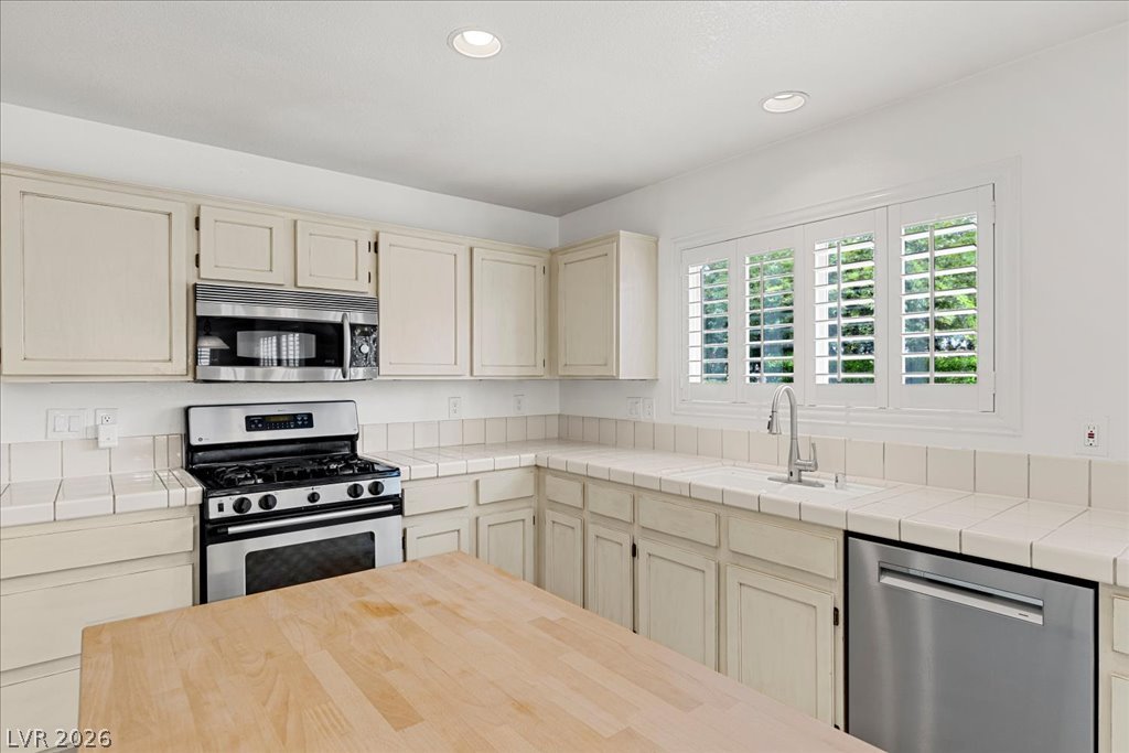 2000 Silverton Drive Henderson NV 89074