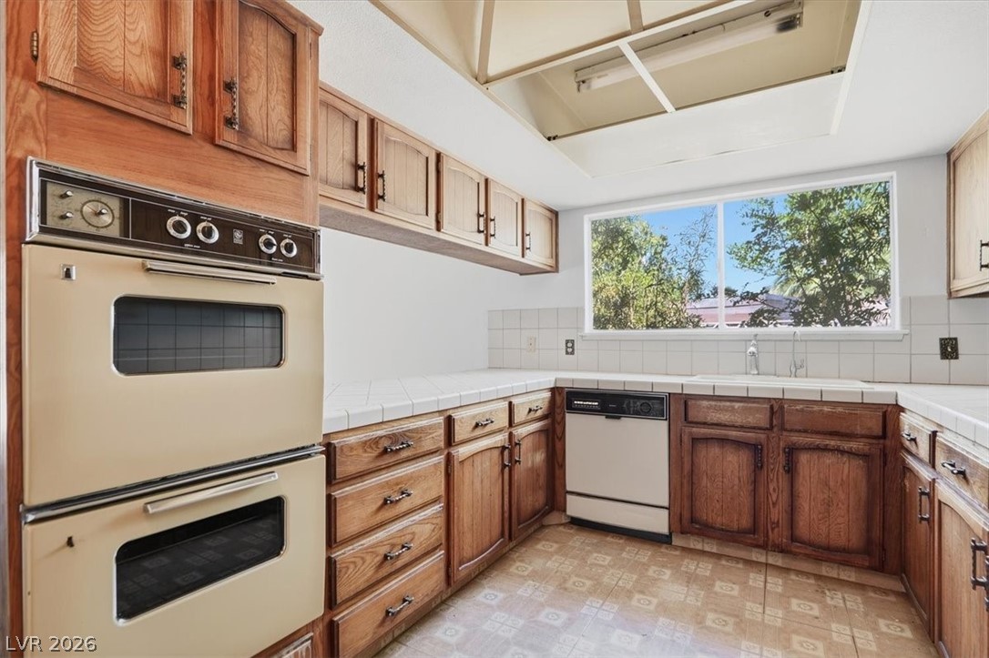 4424 Parkchester Circle Las Vegas NV 89108