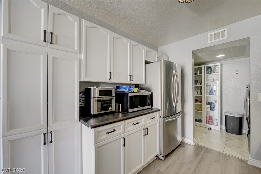 8012 Delbonita Avenue Las Vegas NV 89147
