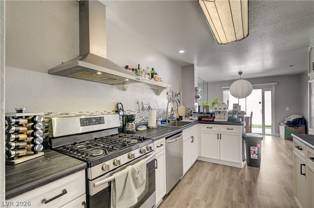 8012 Delbonita Avenue Las Vegas NV 89147