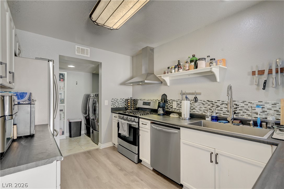 8012 Delbonita Avenue Las Vegas NV 89147