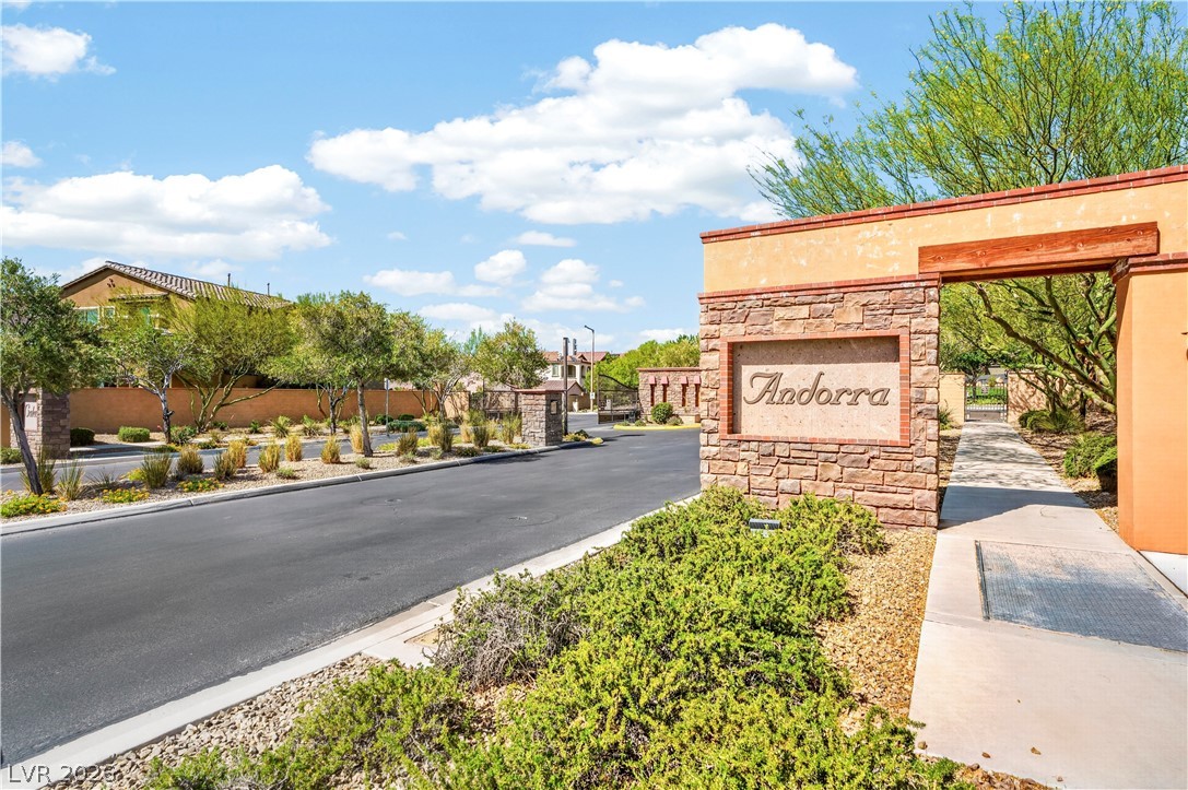 571 Signal Peak Street Las Vegas NV 89138