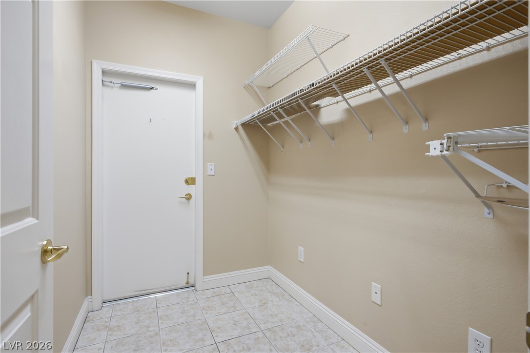 2261 Hot Oak Ridge Street Las Vegas NV 89134