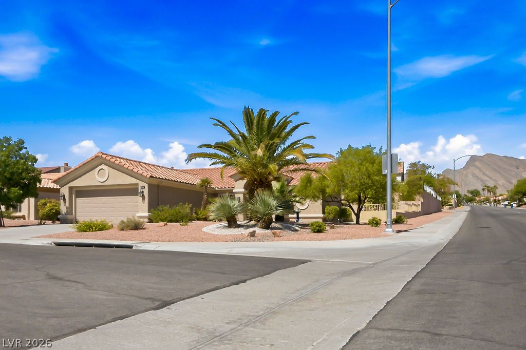2521 Springbrook Drive Las Vegas NV 89134