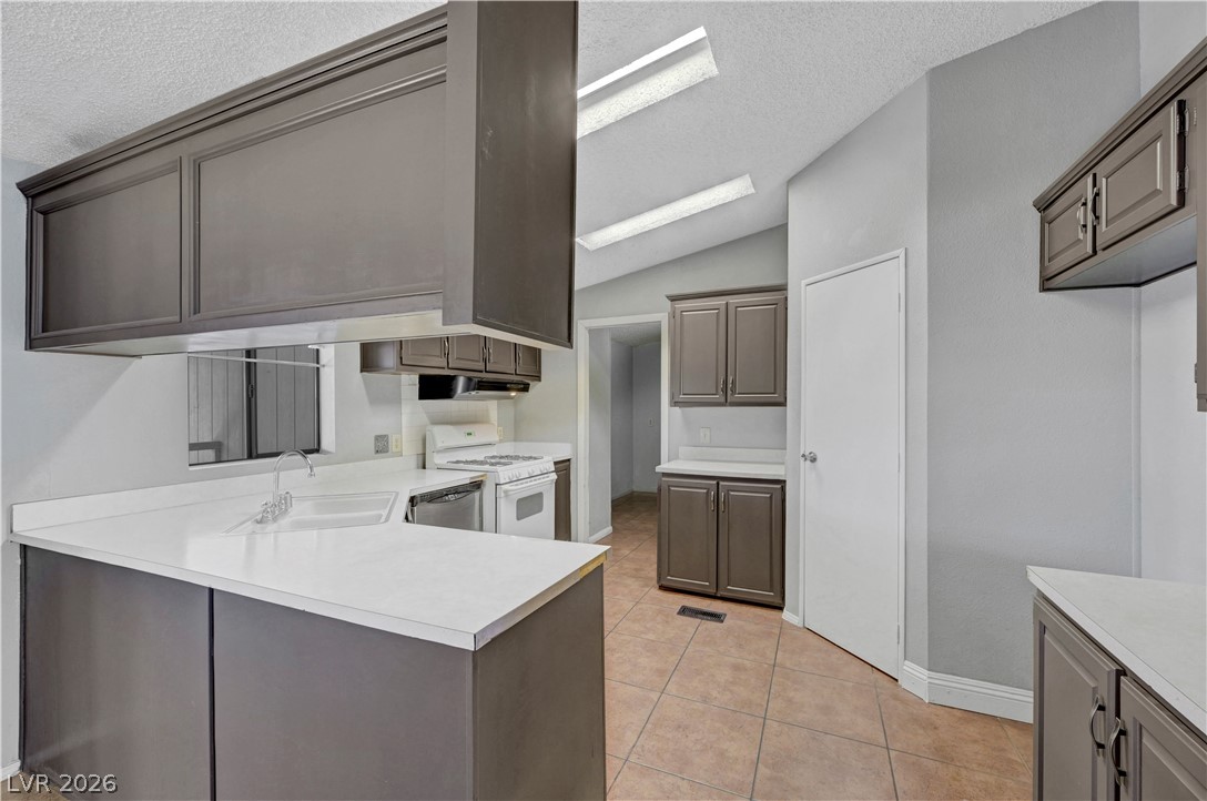 5997 Castlemont Avenue Las Vegas NV 89156