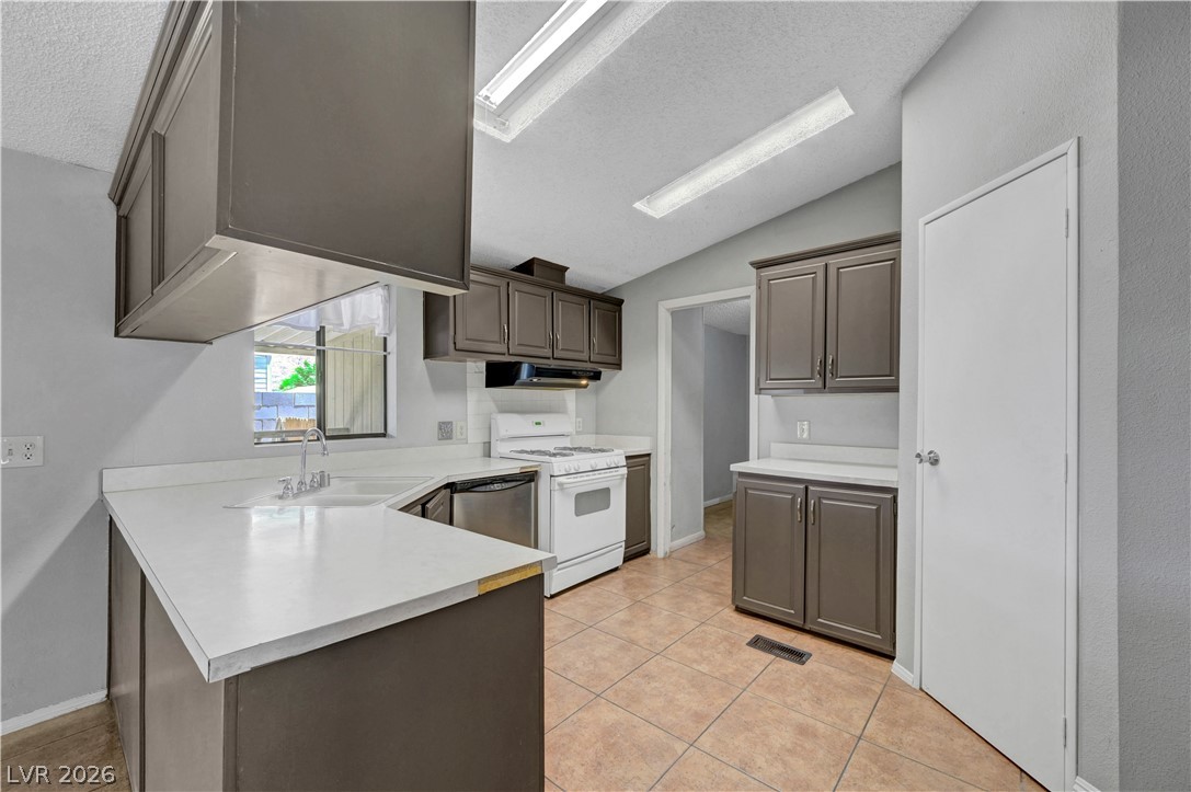 5997 Castlemont Avenue Las Vegas NV 89156