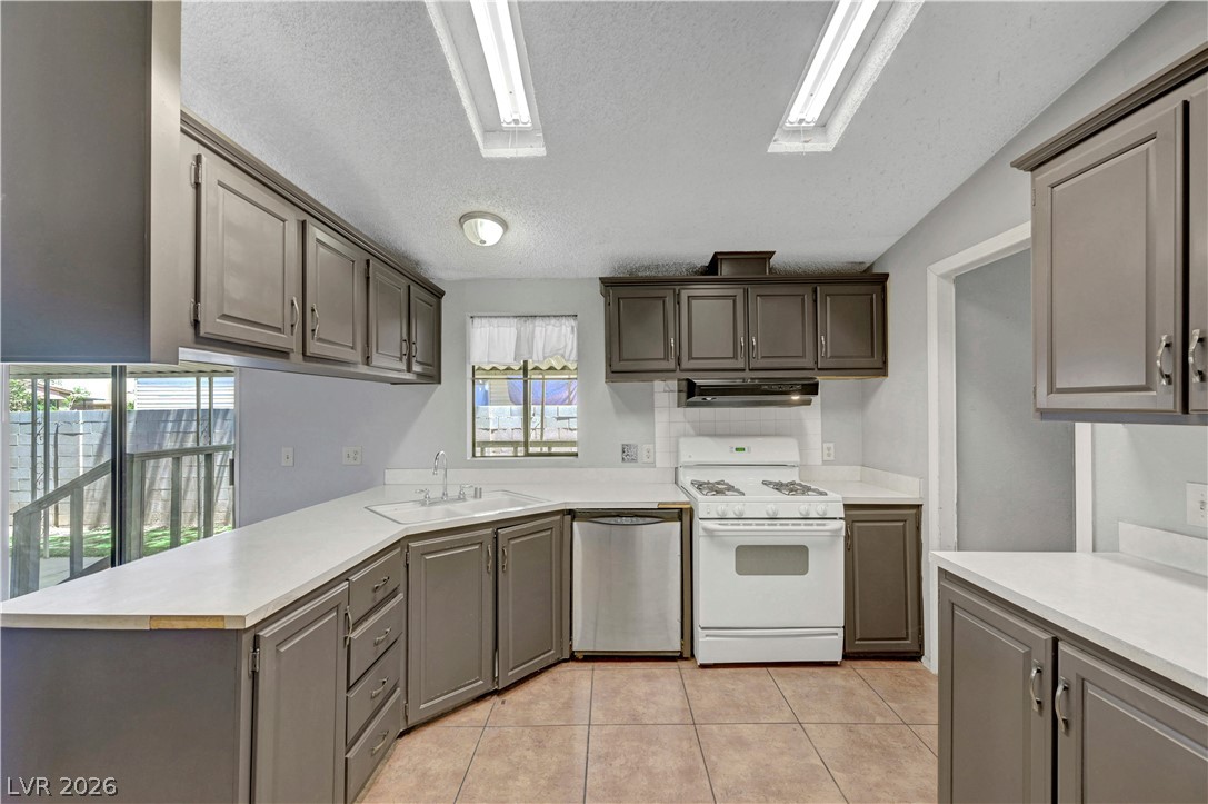 5997 Castlemont Avenue Las Vegas NV 89156