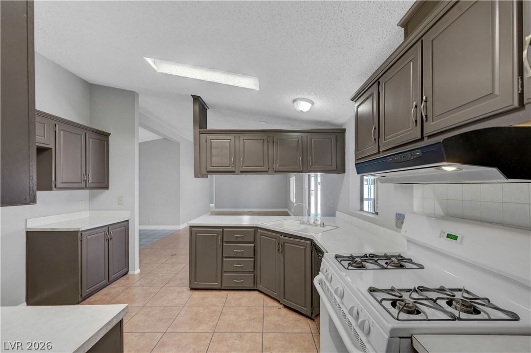 5997 Castlemont Avenue Las Vegas NV 89156
