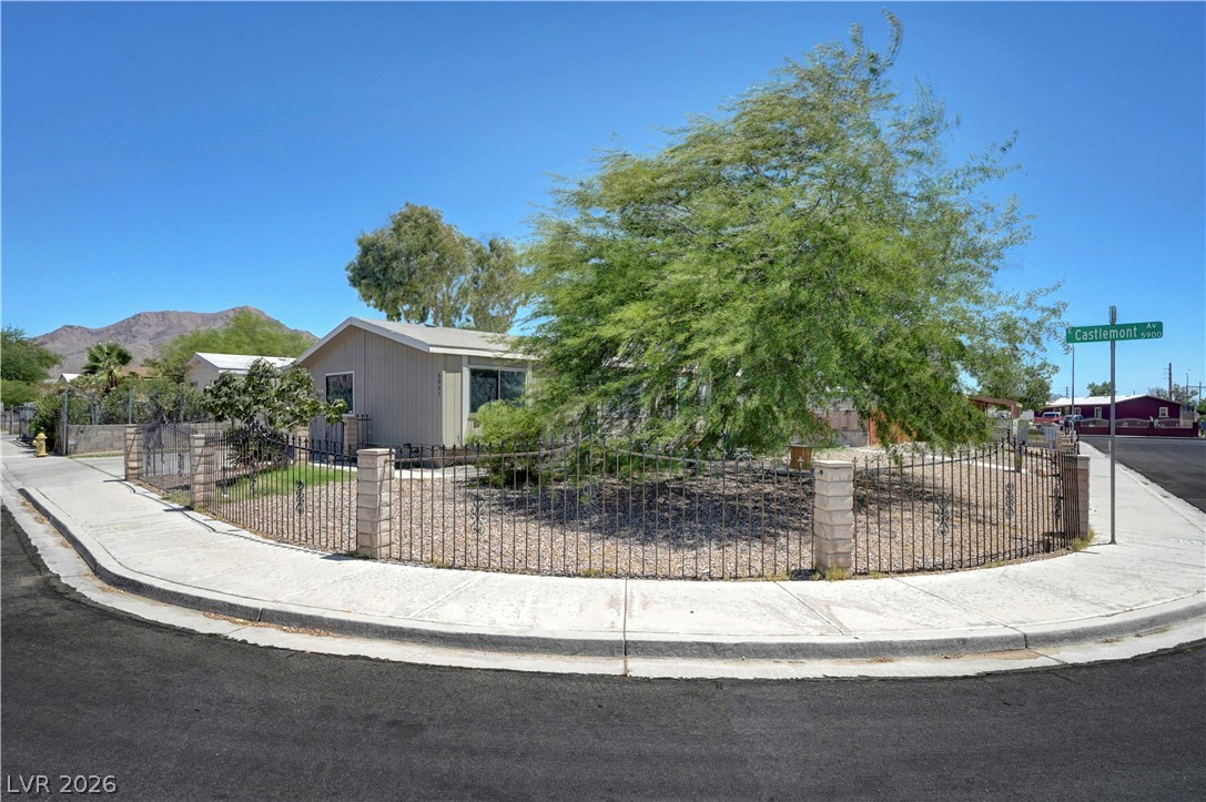 5997 Castlemont Avenue Las Vegas NV 89156