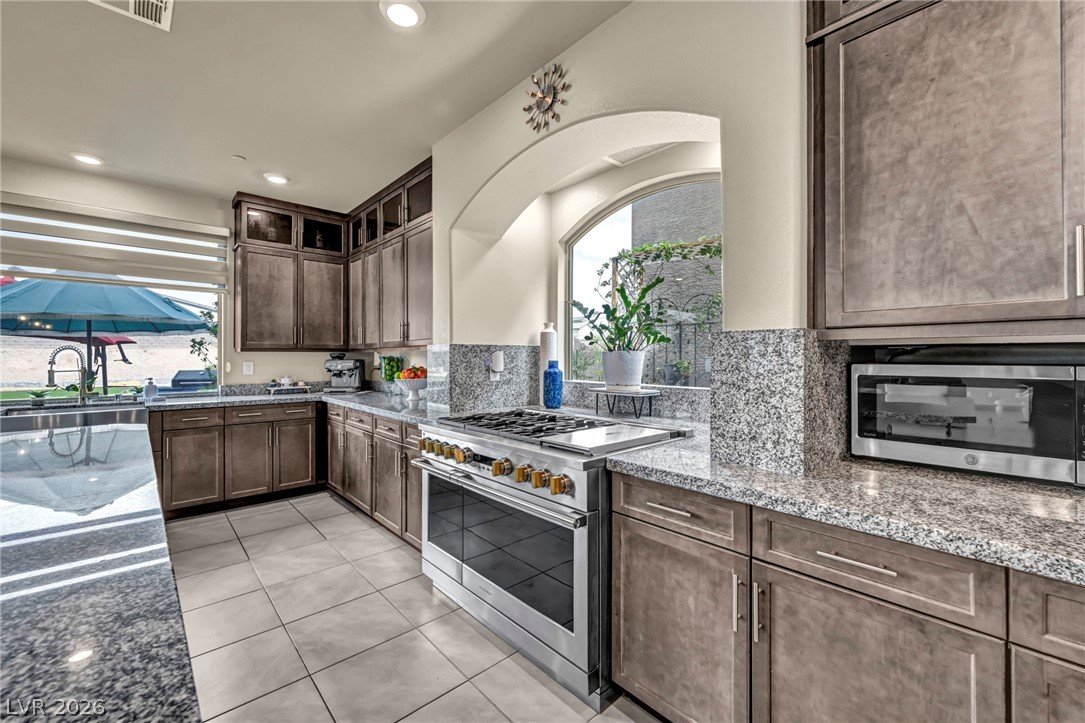 8557 South Pioneer Way Las Vegas NV 89113