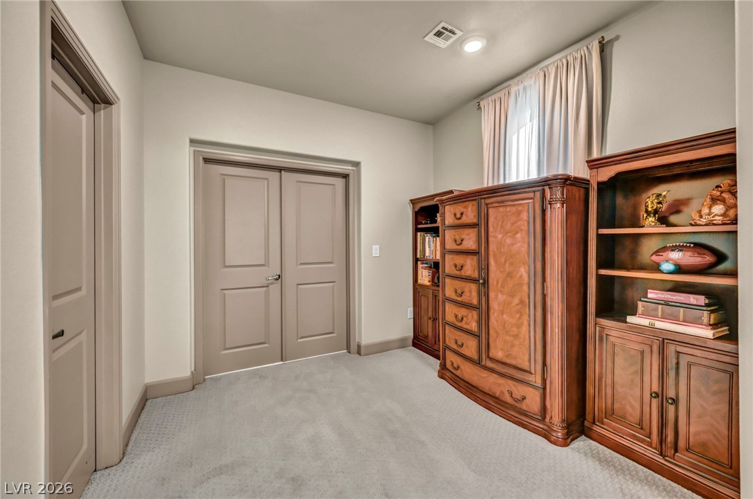 8557 South Pioneer Way Las Vegas NV 89113