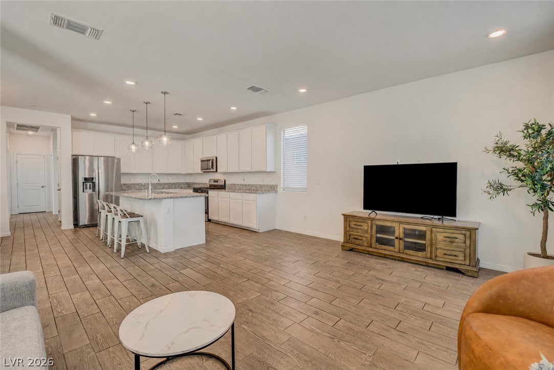 8085 Texas Hills Street Las Vegas NV 89113