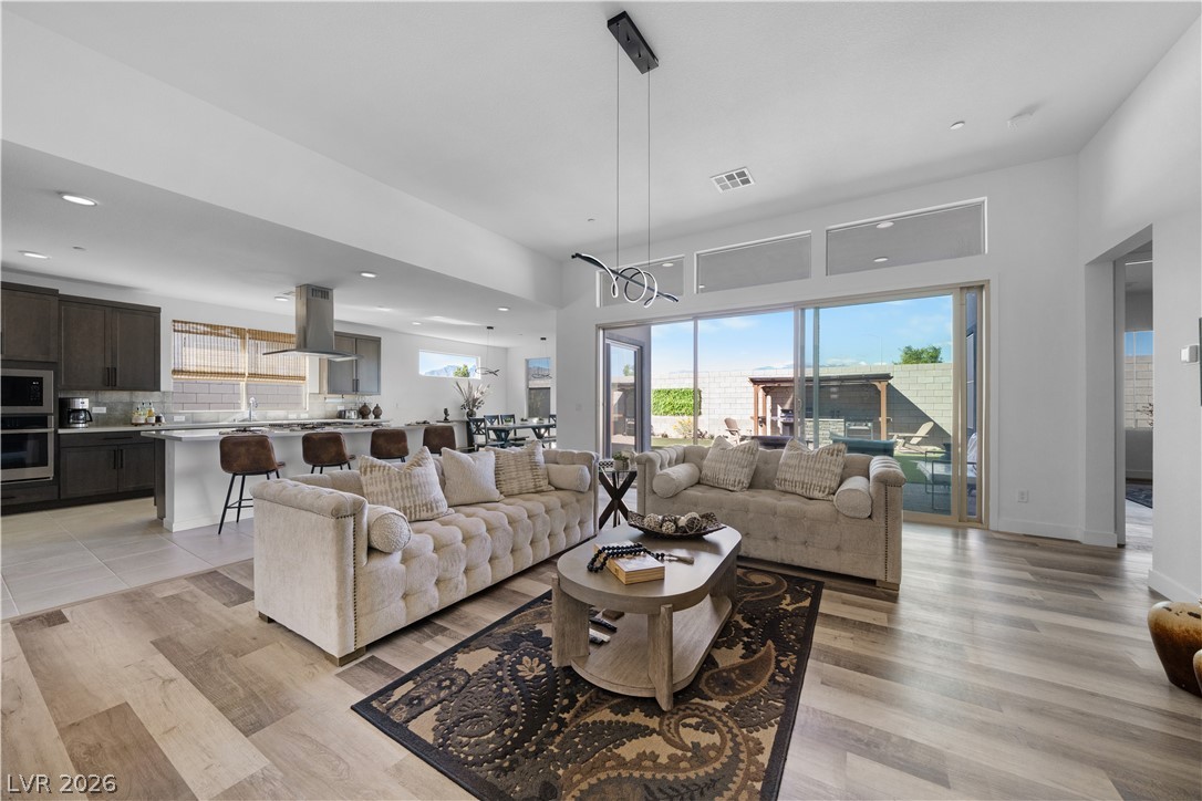 9783 Evergreen Pine Street Las Vegas NV 89166