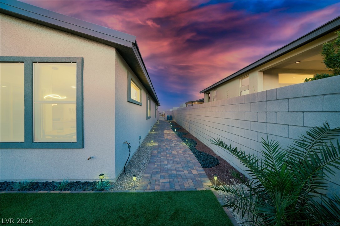 9783 Evergreen Pine Street Las Vegas NV 89166