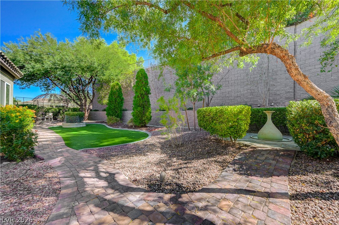 2365 Fayetteville Avenue Henderson NV 89052