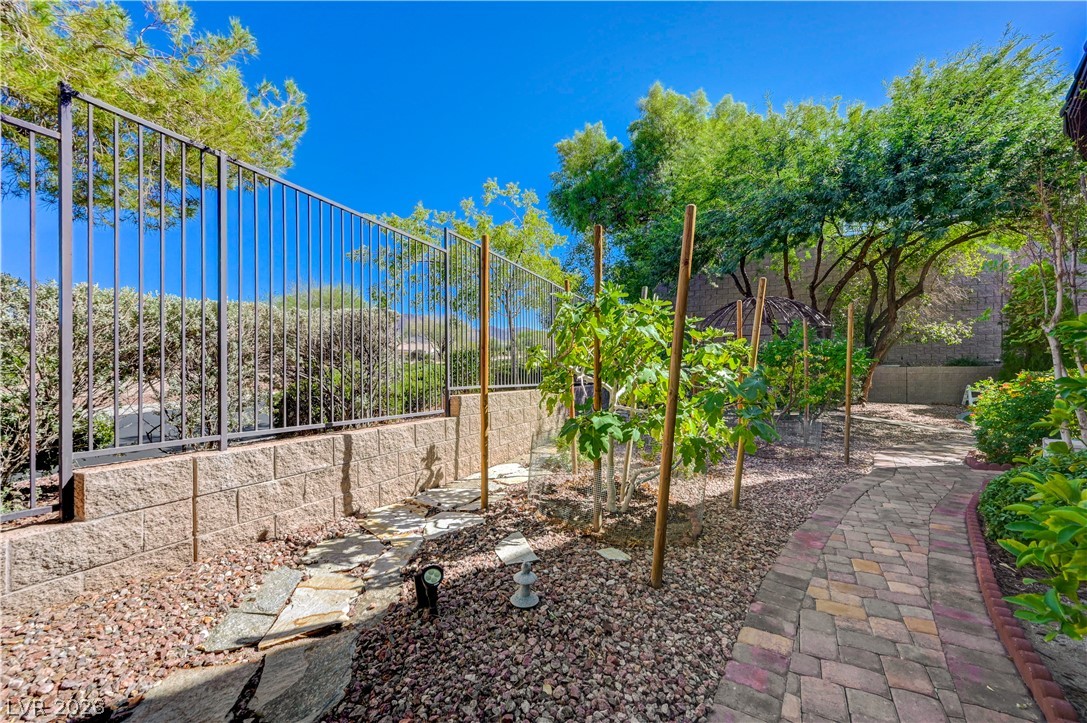 2365 Fayetteville Avenue Henderson NV 89052