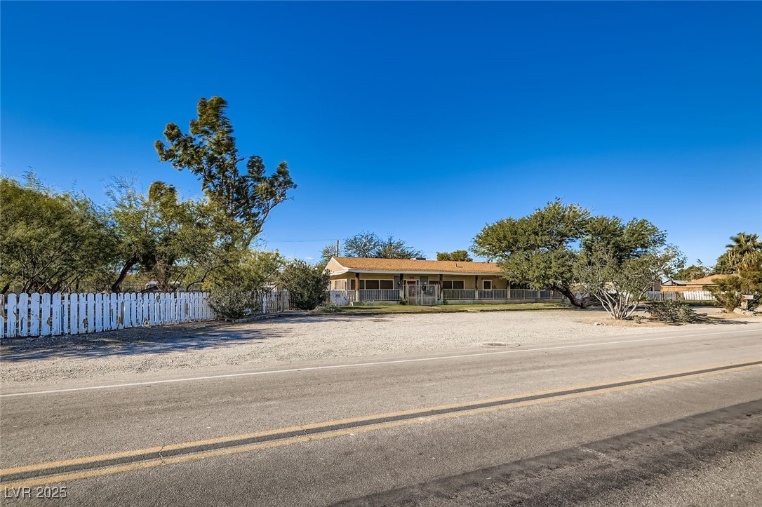 1233 Comstock Drive Las Vegas NV 89106