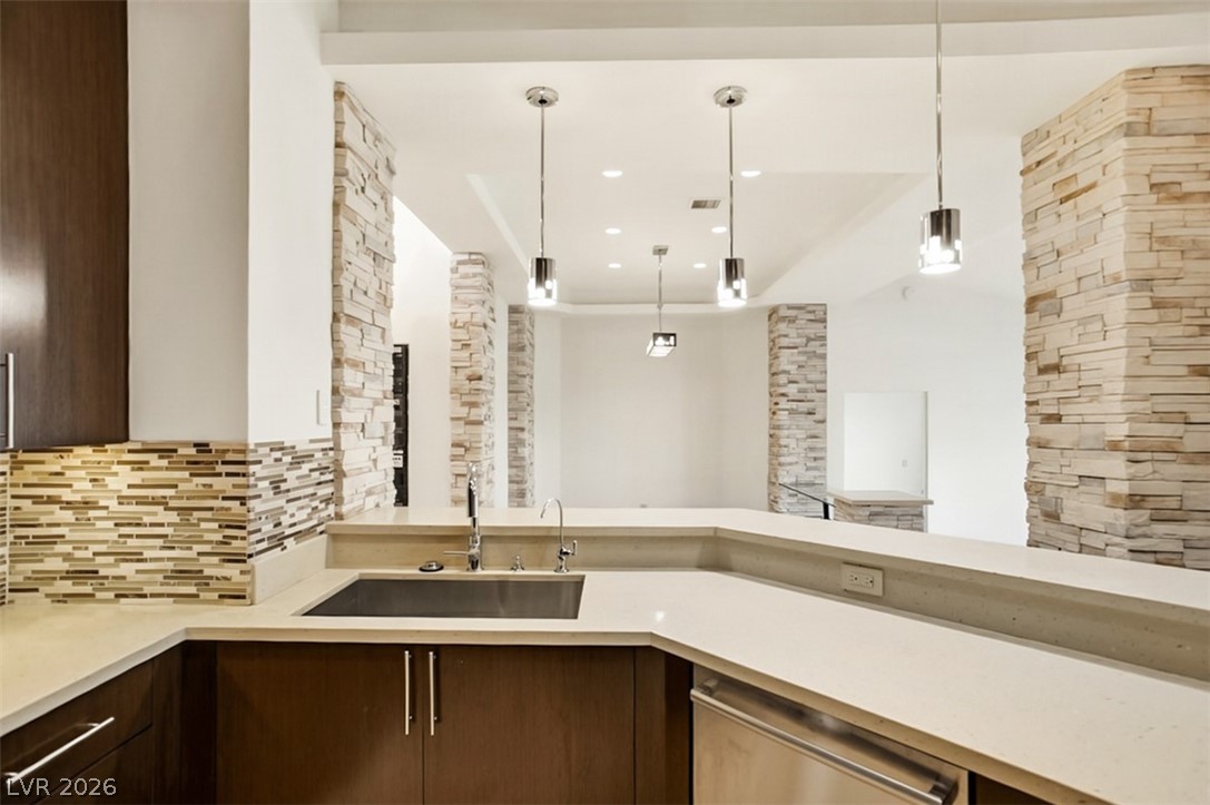 7146 Mission Hills Drive Las Vegas NV 89113