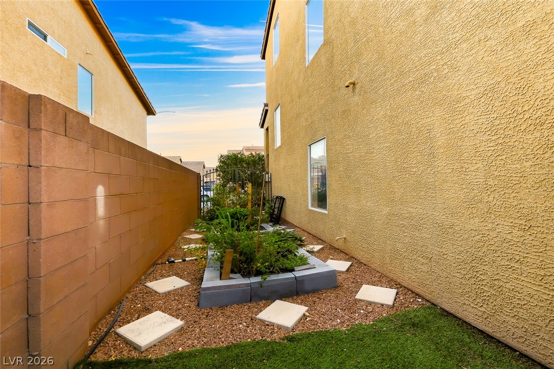 6013 Lazy Creek Avenue Las Vegas NV 89139