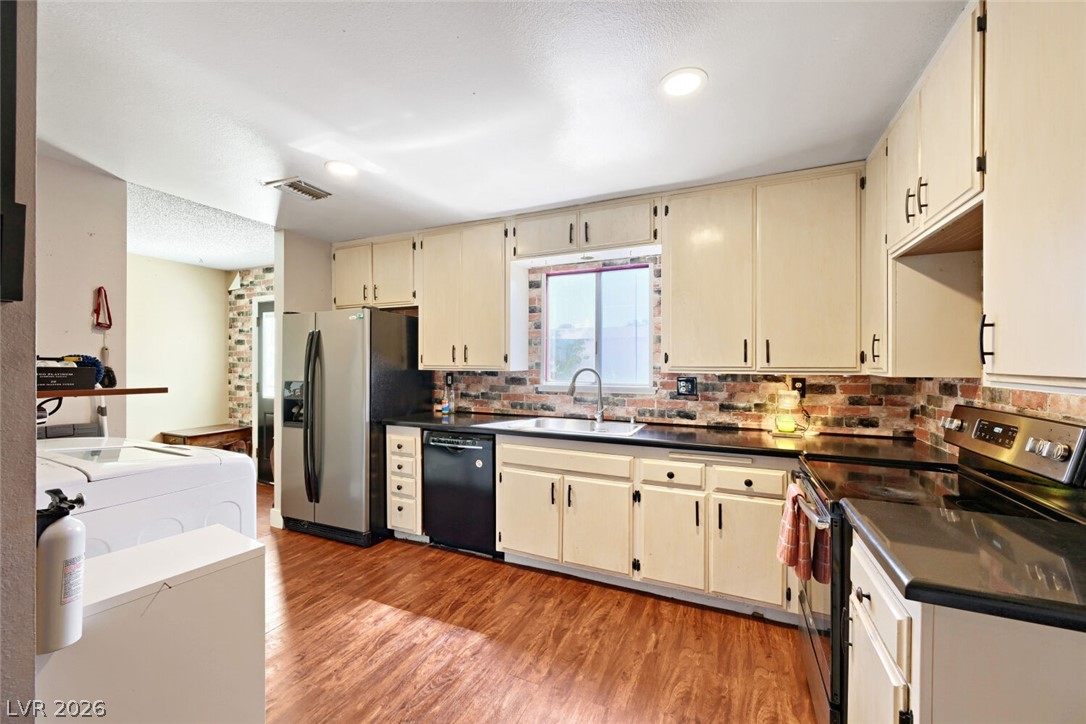 221 Pecos Way Las Vegas NV 89121