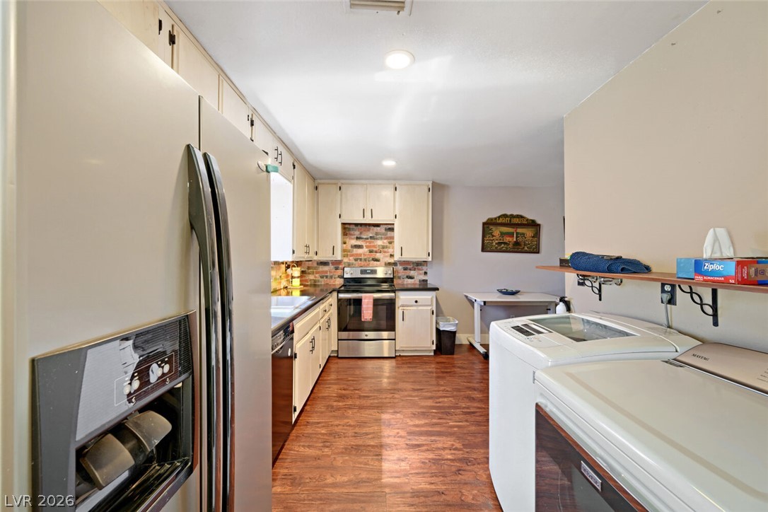 221 Pecos Way Las Vegas NV 89121