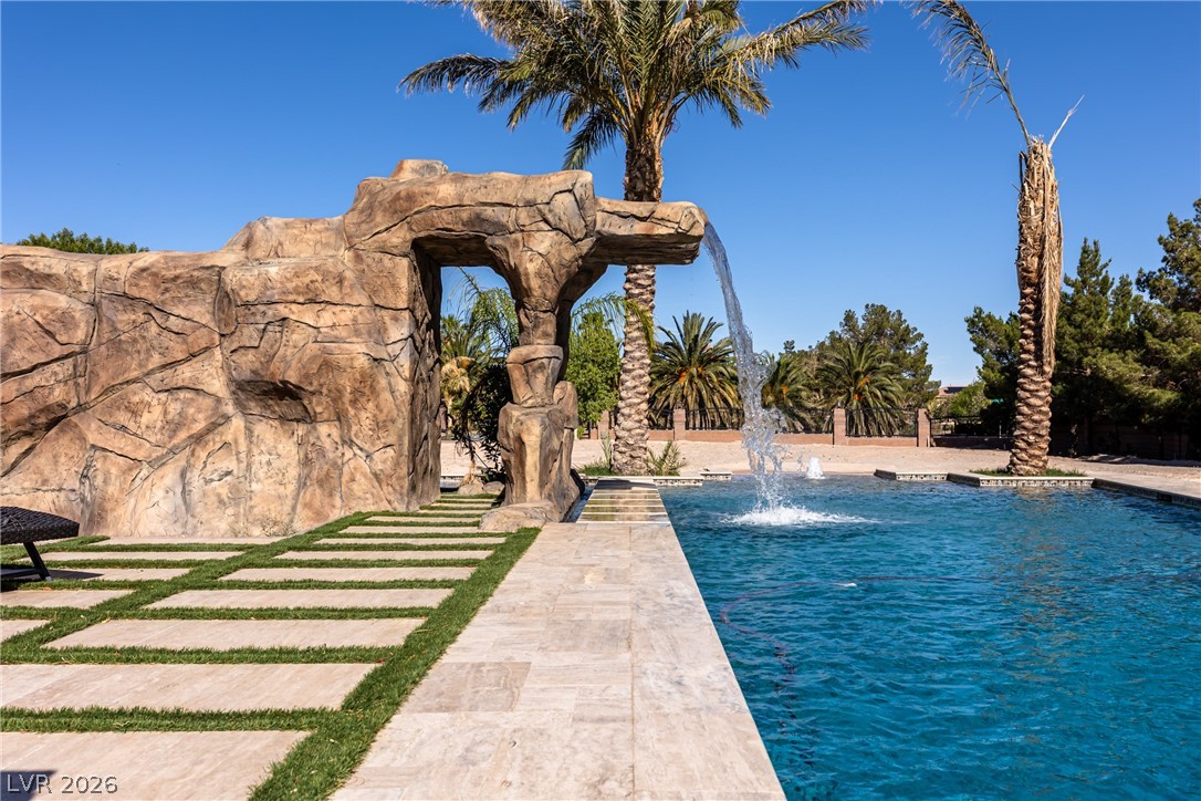 7635 Balsam Street Las Vegas NV 89131