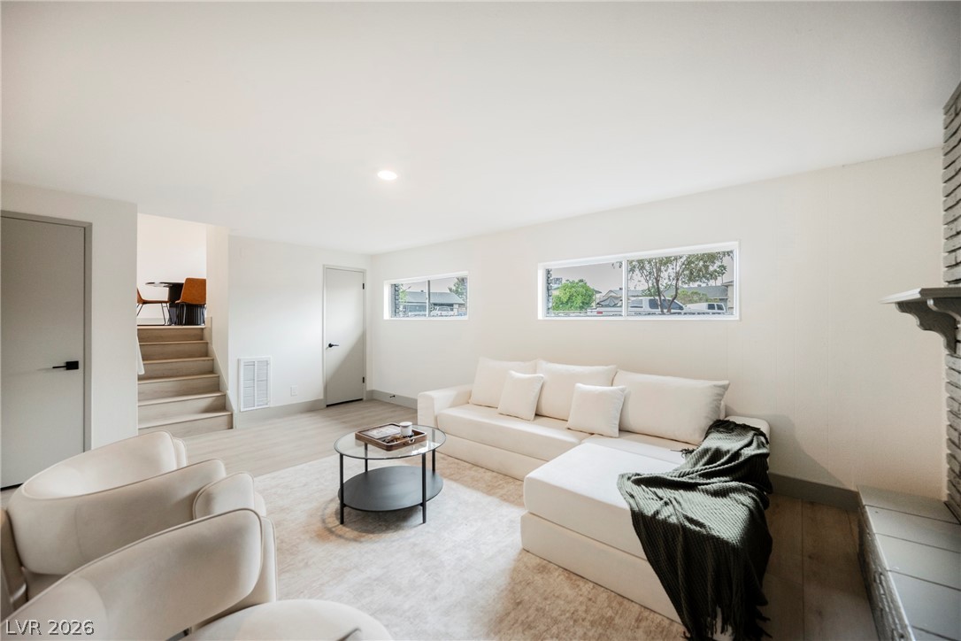 308 Duke Circle Las Vegas NV 89107