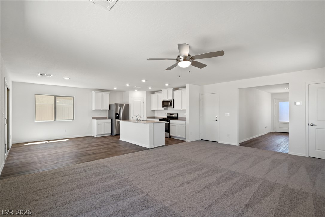6758 Magnolia River Avenue Las Vegas NV 89156